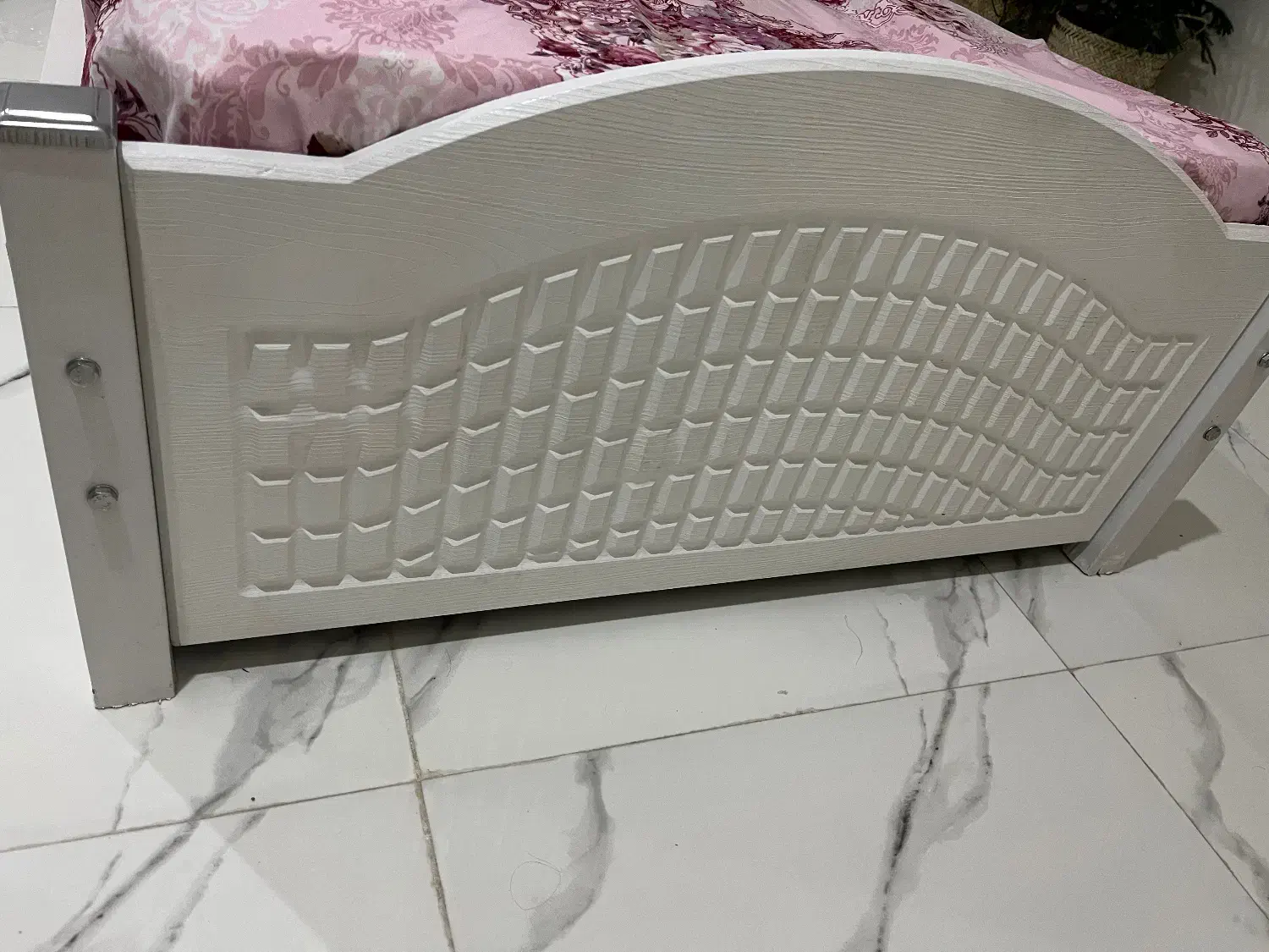 تخت یک نفره|تشک تختخواب|اهواز, فرهنگ شهر|دیوار