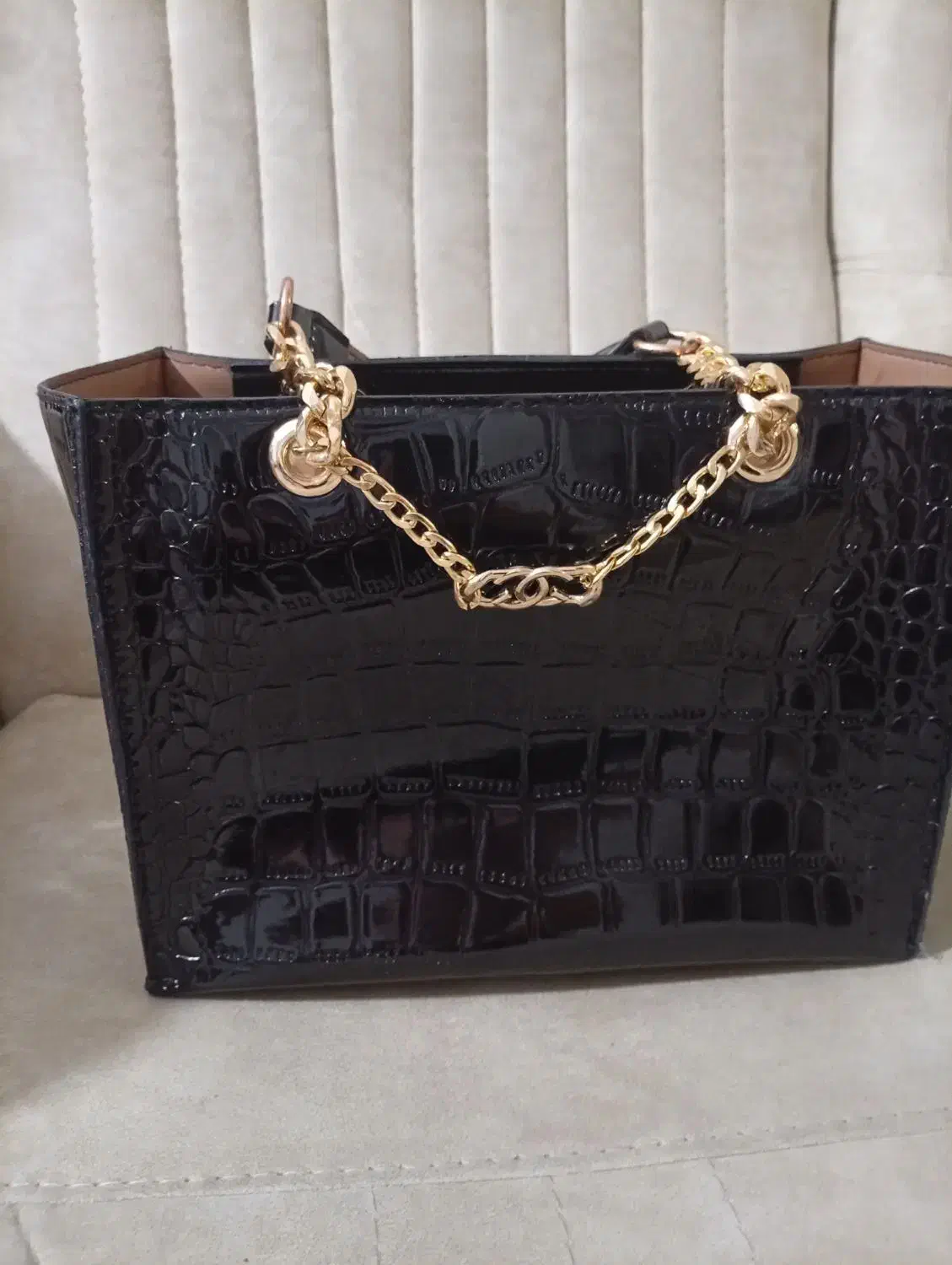 کیف مجلسی|کیف، کفش، کمربند|هشتگرد, فاز ۱ مهستان|دیوار