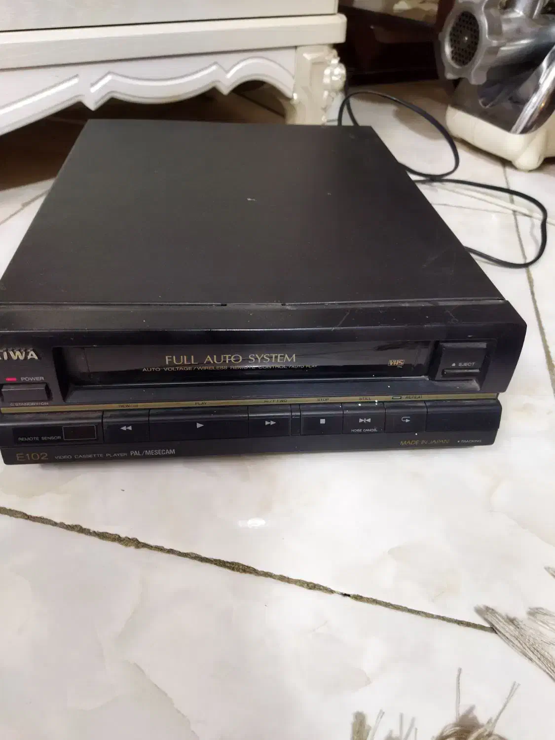 ویدیو ایوا|پخش‌کننده DVD و ویدیو|ری, سیزده آبان|دیوار