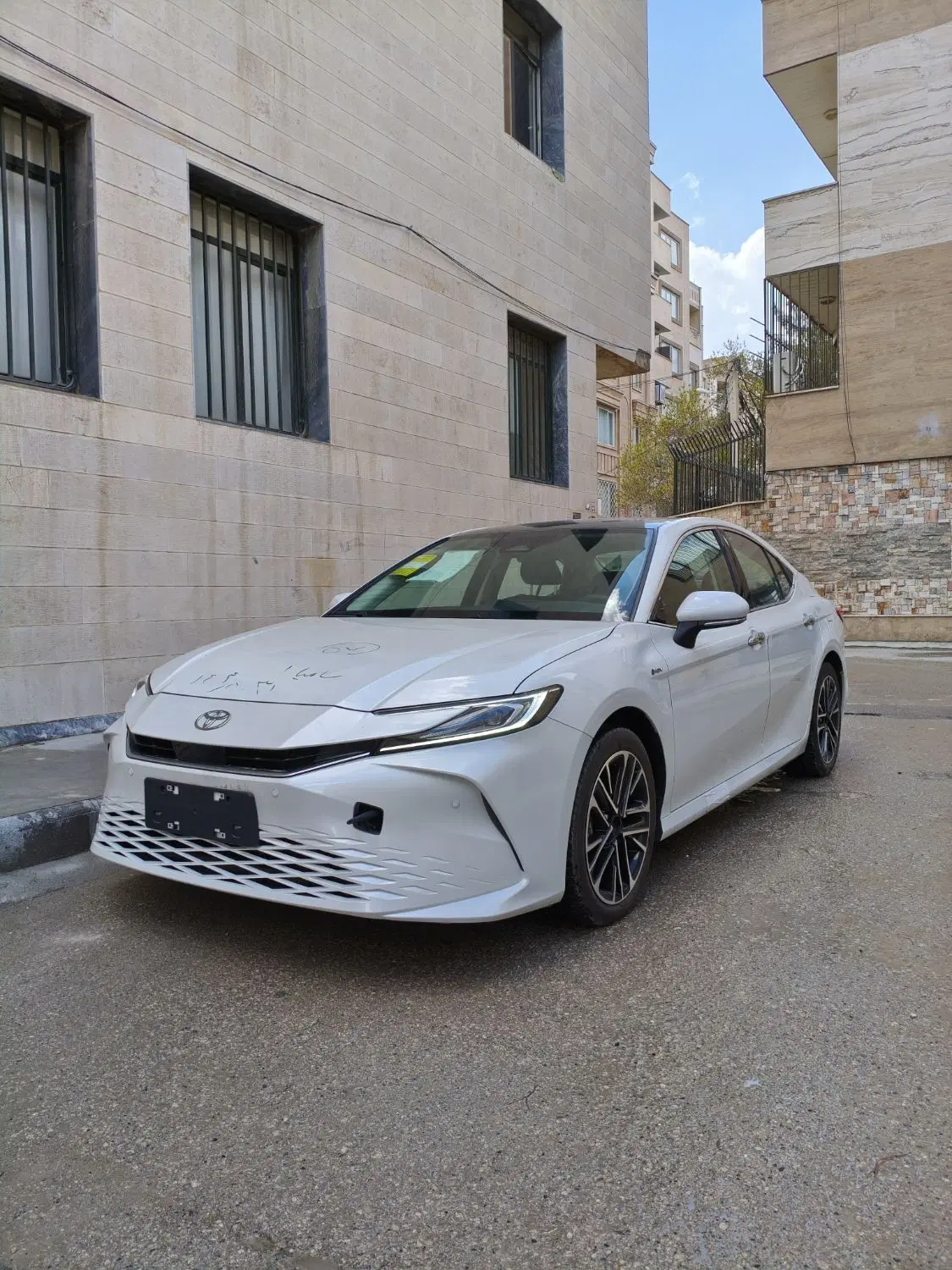 (Toyota Camry 2.5L Hybrid Premium)|خودرو سواری و وانت|کرمانشاه, |دیوار