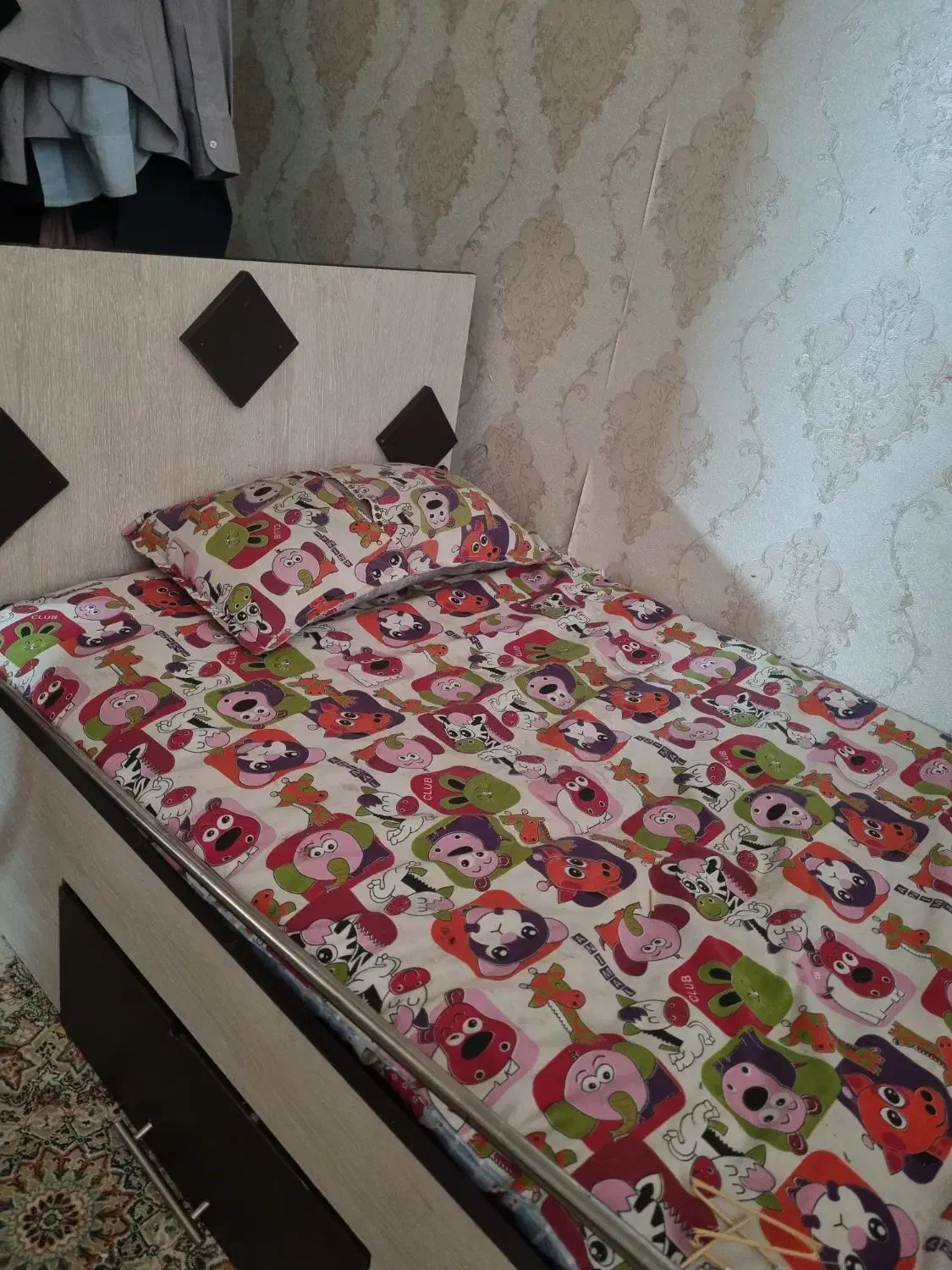 تخت کودک همراه با تشک و متکا|تخت و صندلی بچه|نیشابور, شهرک فرهنگیان|دیوار