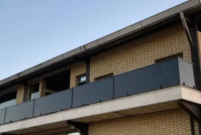 نمایندگی شیشه سکوریت و پنجره پی وی سی میرال|خدمات پیشه و مهارت|قزوین, |دیوار