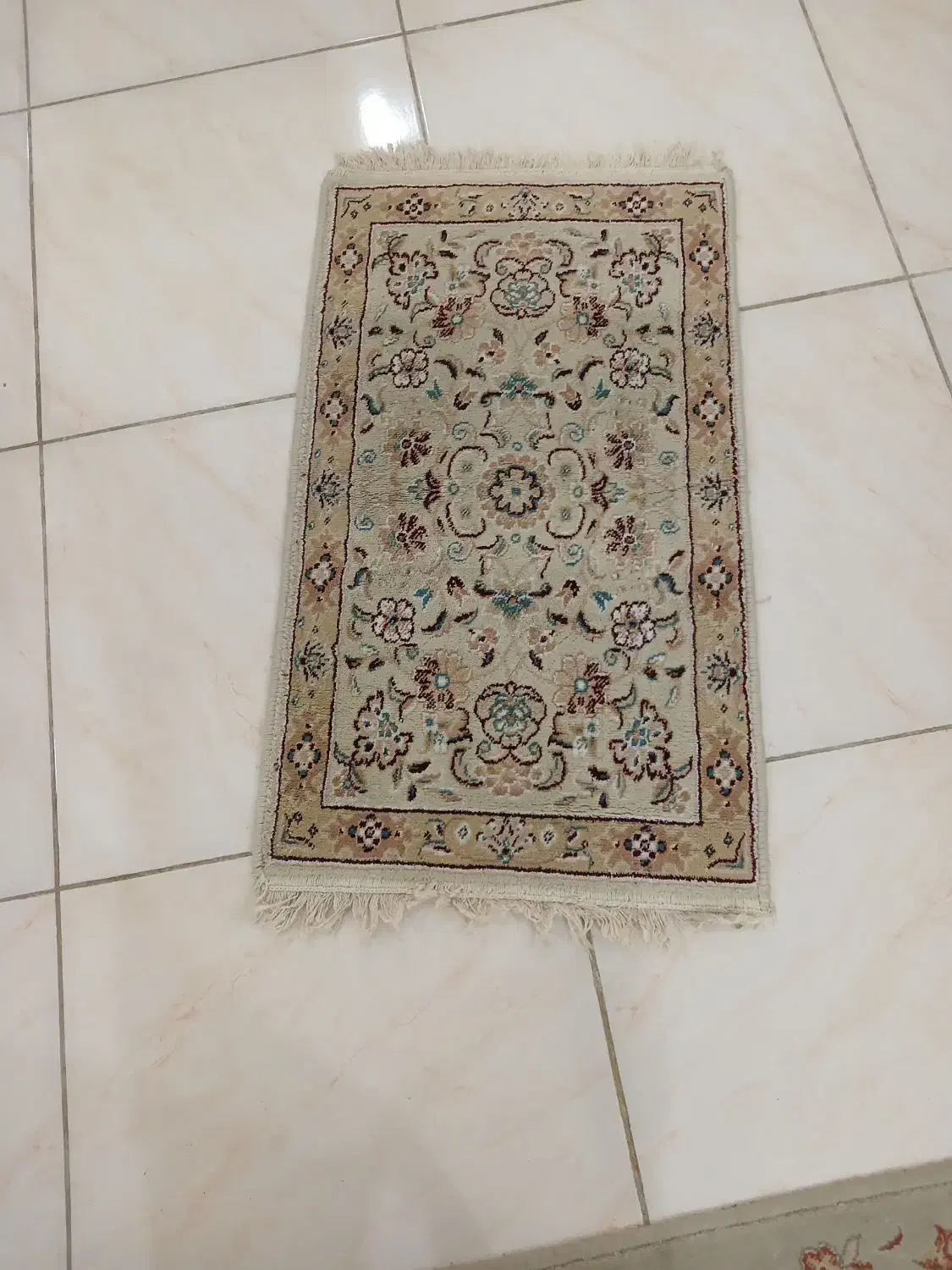 1عدد قالیچه کوچک سالم هیچ مشکلی ندارد .|پادری|اهواز, کمپلو شمالی|دیوار