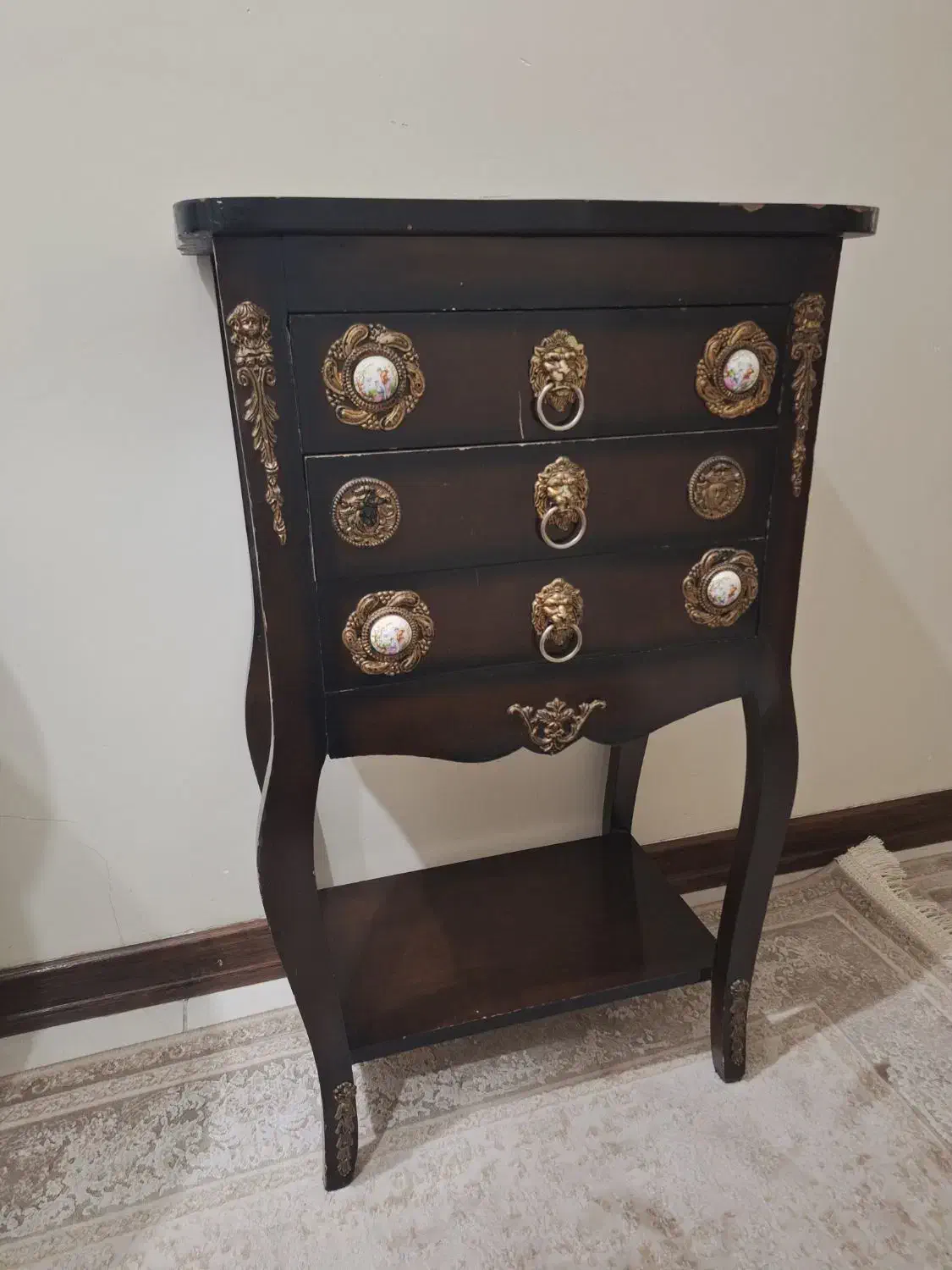 میز تلفن|میز تلفن|چهارباغ, |دیوار