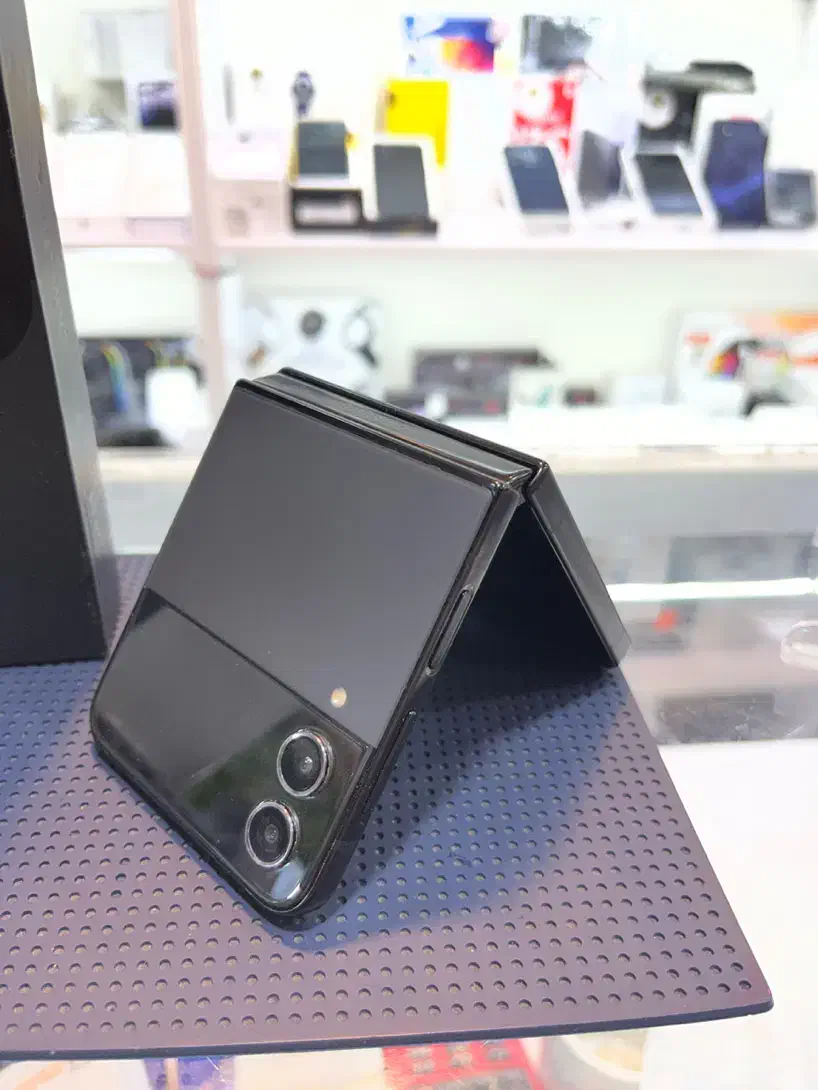 Samsung Z Flip 4 در حد آکبند|موبایل|کرج, گوهردشت|دیوار