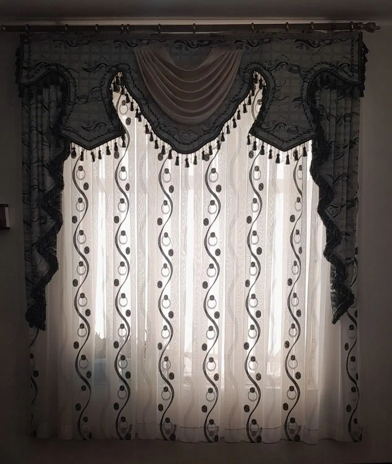 پرده|پرده، رانر، رومیزی|رزن, |دیوار