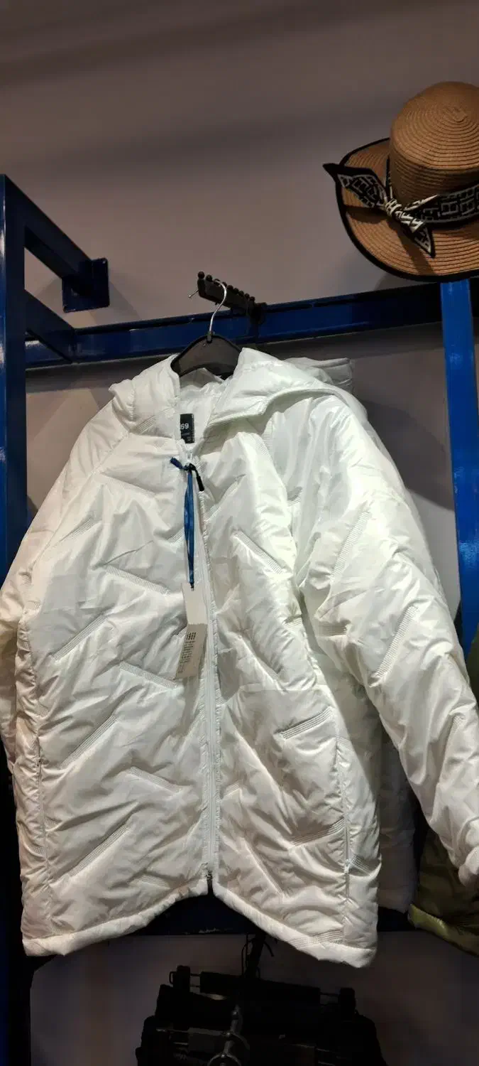 کاپشن کیف و توپ بسکتبال|کیف، کفش، کمربند|تهران, امانیه|دیوار