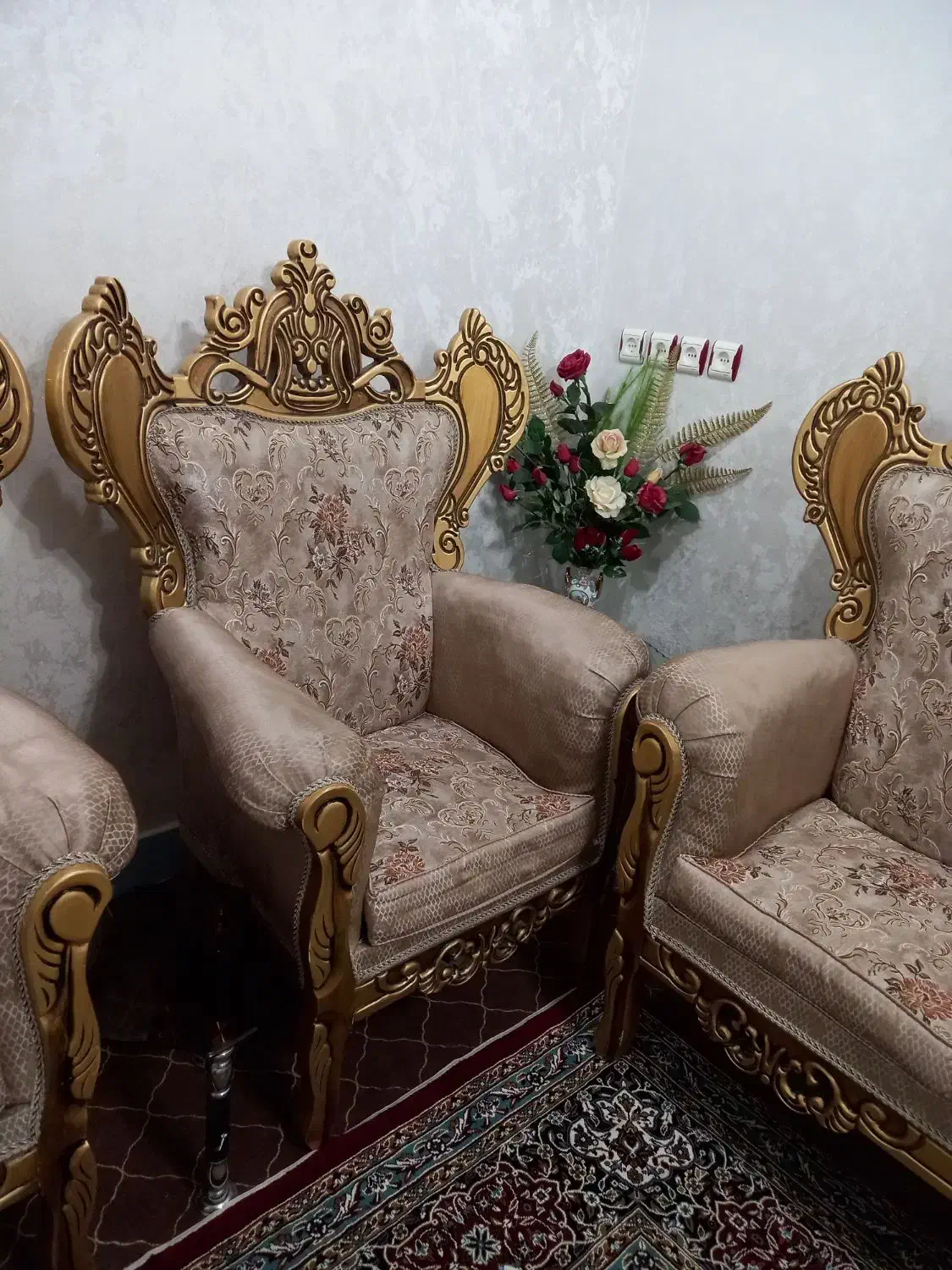 مبل سلطنتی وراحتی|مبلمان خانگی و میز عسلی|بناب, |دیوار