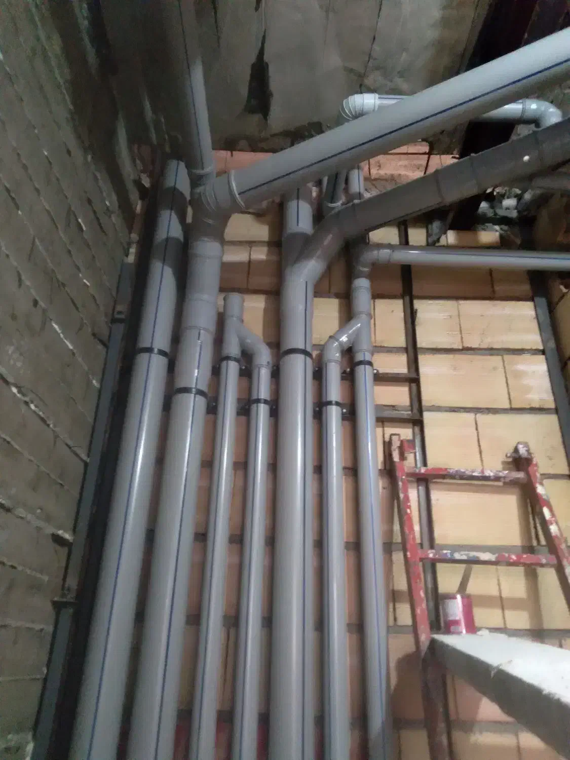 استخدام لوله کش و کارگر ساده|استخدام معماری، عمران و ساختمانی|دزفول, |دیوار