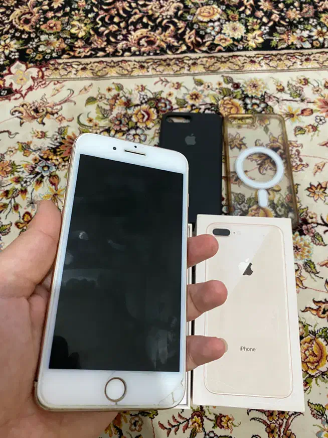 ایفون ۸پلاس ۶۴گیگ|موبایل|اراک, |دیوار