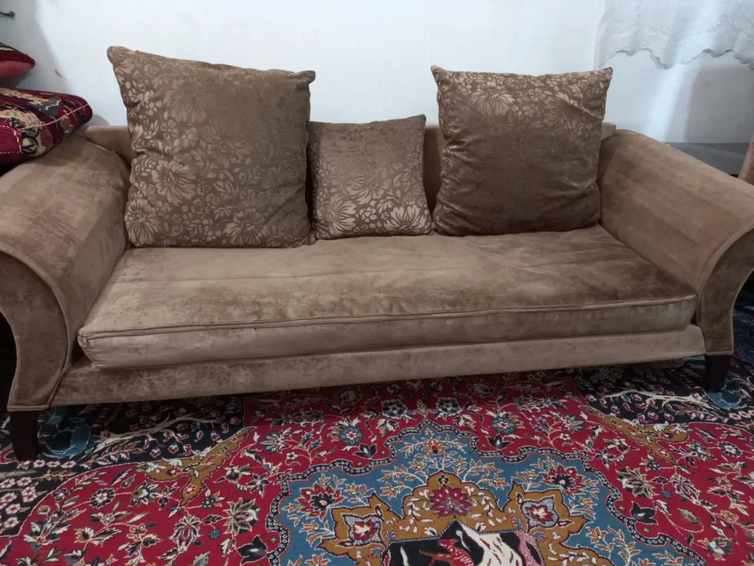 مبل|مبلمان خانگی و میز عسلی|ابریشم, |دیوار