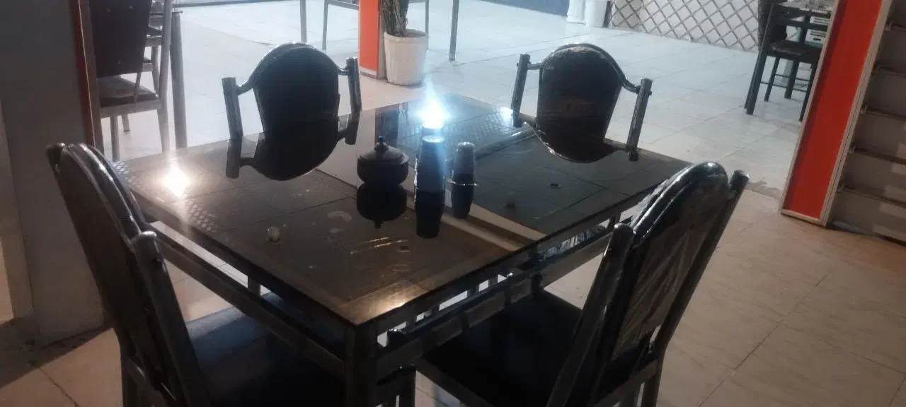 دو دست میز نهار خوری|میز و صندلی غذاخوری|بانه, |دیوار