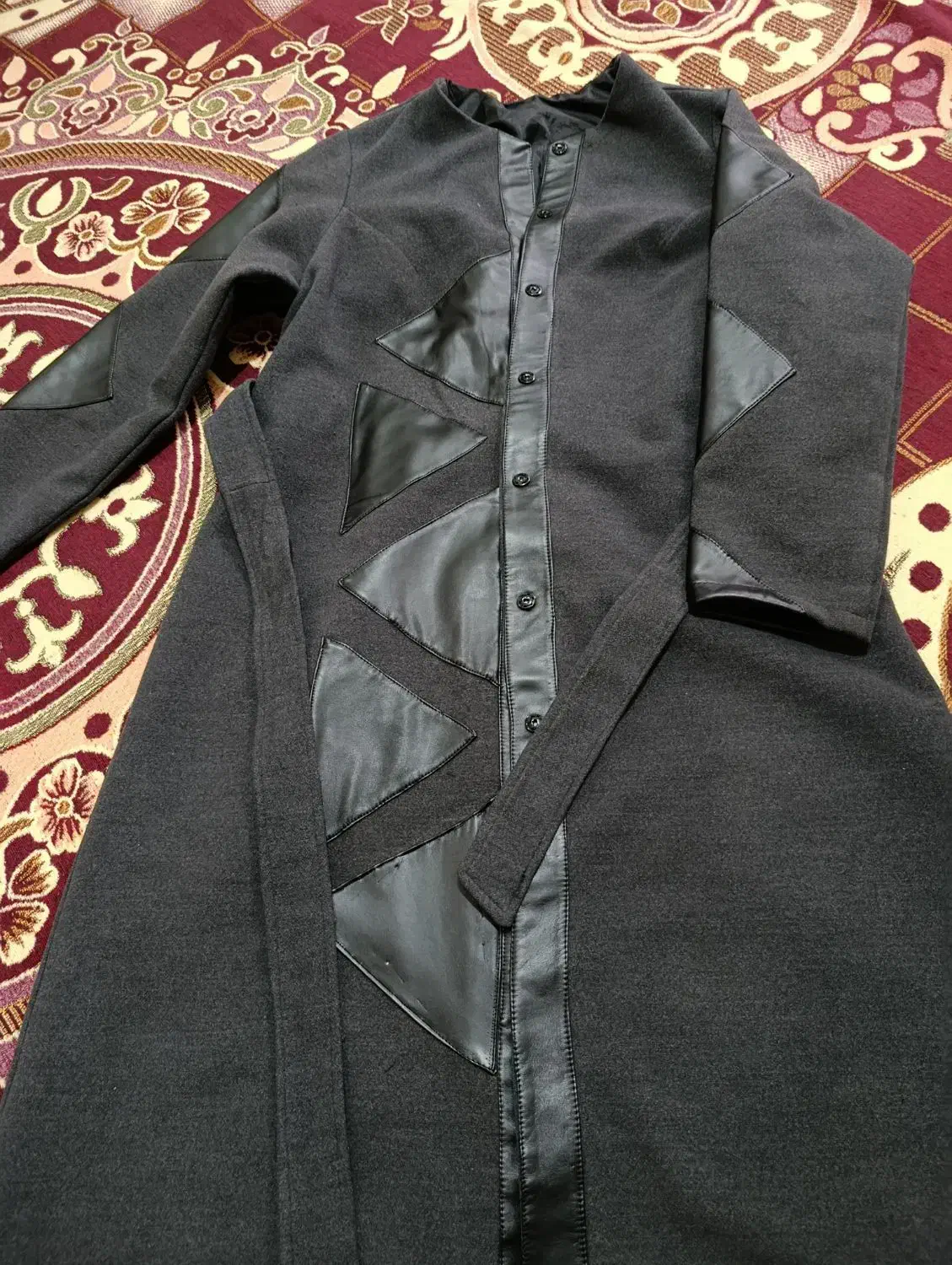 پالتو بلند.|لباس|اقبالیه, |دیوار