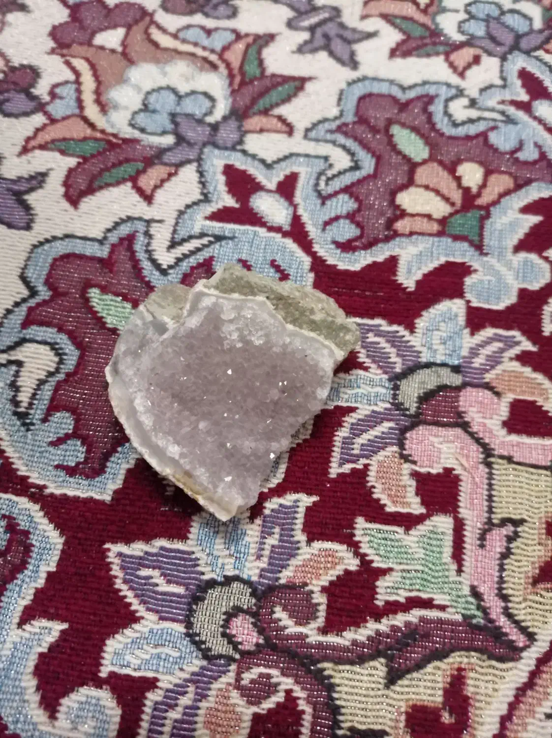 دوتا سنگ کوارتزبنفشه|جواهرات|زاهدان, |دیوار