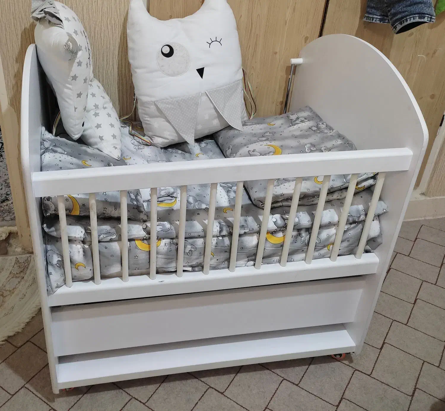 تخت کودک|تخت و صندلی بچه|تهران, والفجر (افسریه)|دیوار