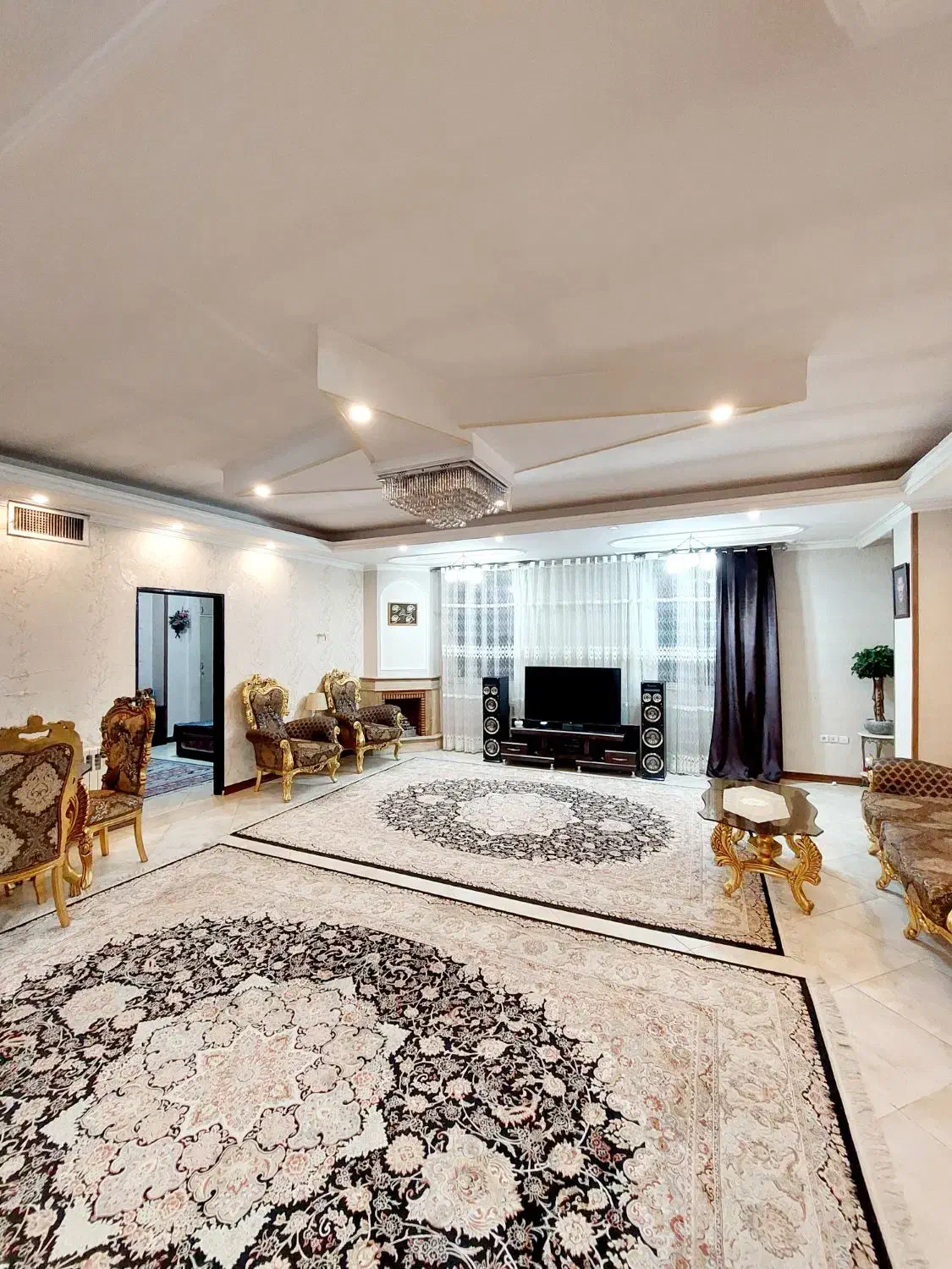 ۱۲۴متر سه خوابه/ لوکیشن/ سند|فروش آپارتمان|فردیس, نسترن غربی|دیوار