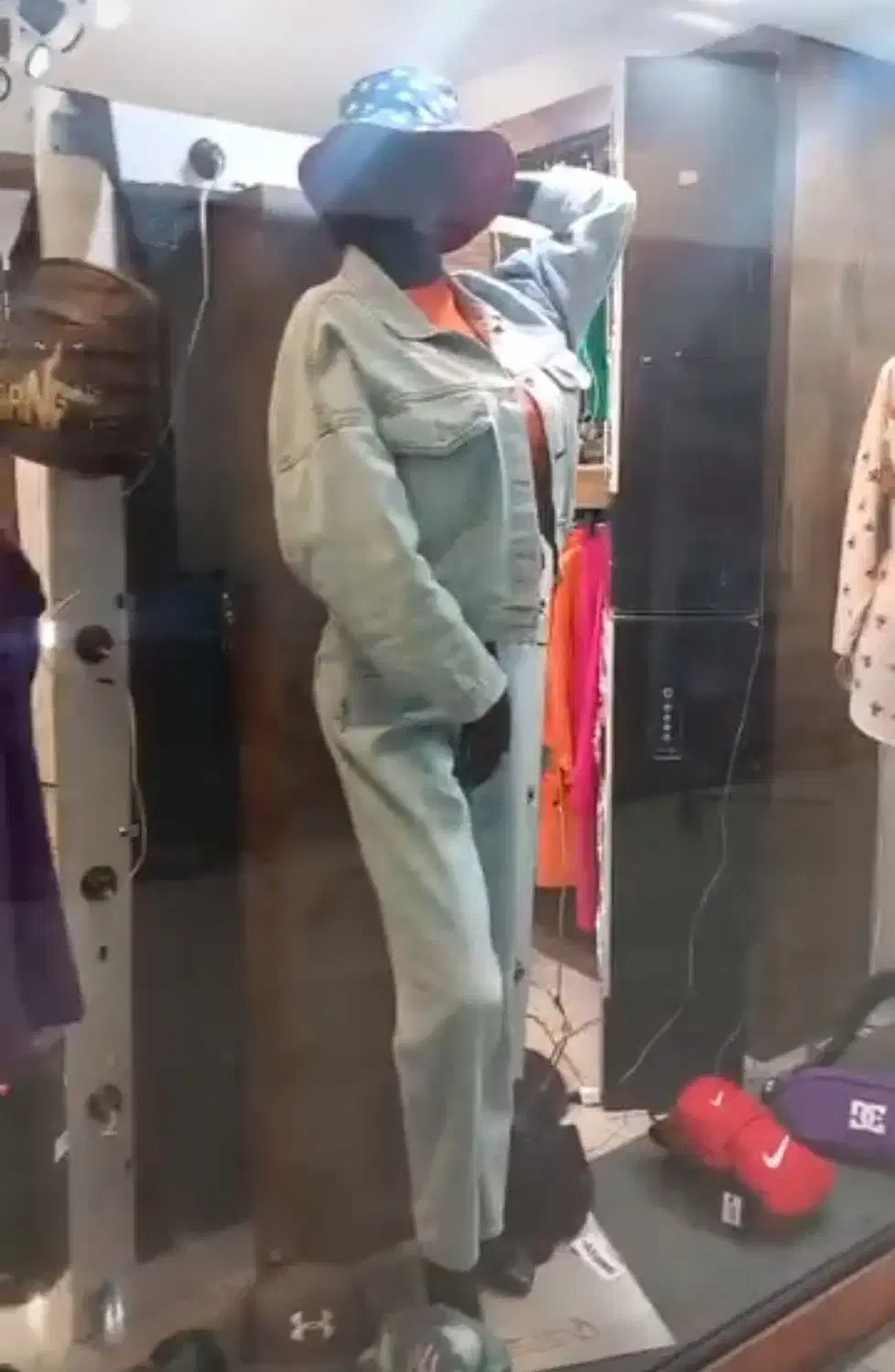 مانکن مدرن ژست خفن|فروشگاه و مغازه|ری, علایین|دیوار