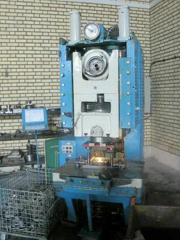 پرس ضربه ای اره نواری جوش co2 سوپردریل سنگ مغناطیس|ماشین‌آلات صنعتی|صفادشت, |دیوار