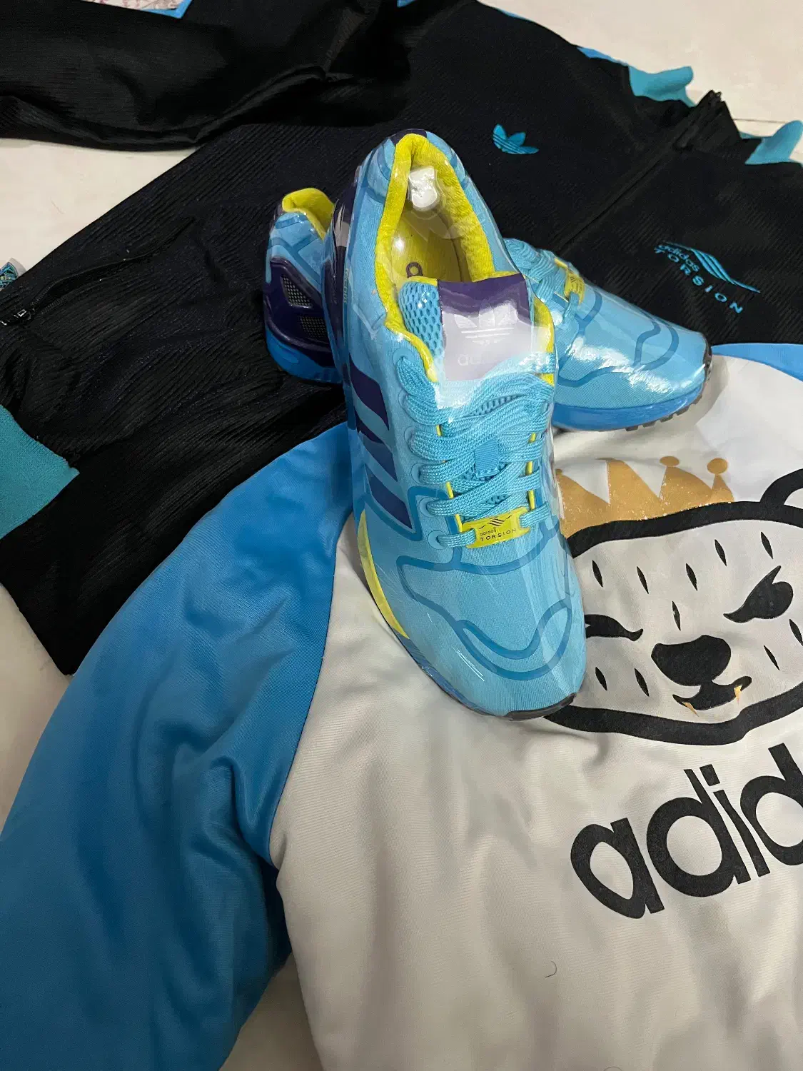 فولکس فیروزه ای سایز ۴۰ خاص سویشرت تورشن و خرسی|کیف، کفش، کمربند|کرج, کوی امامیه|دیوار