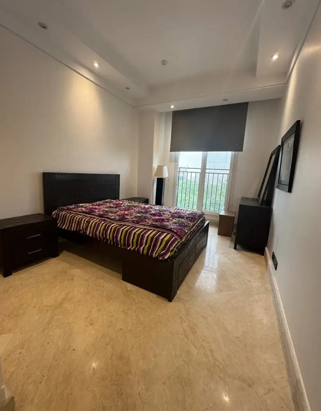 ایران زمین / 85 متر / رو به نما / آریامهر