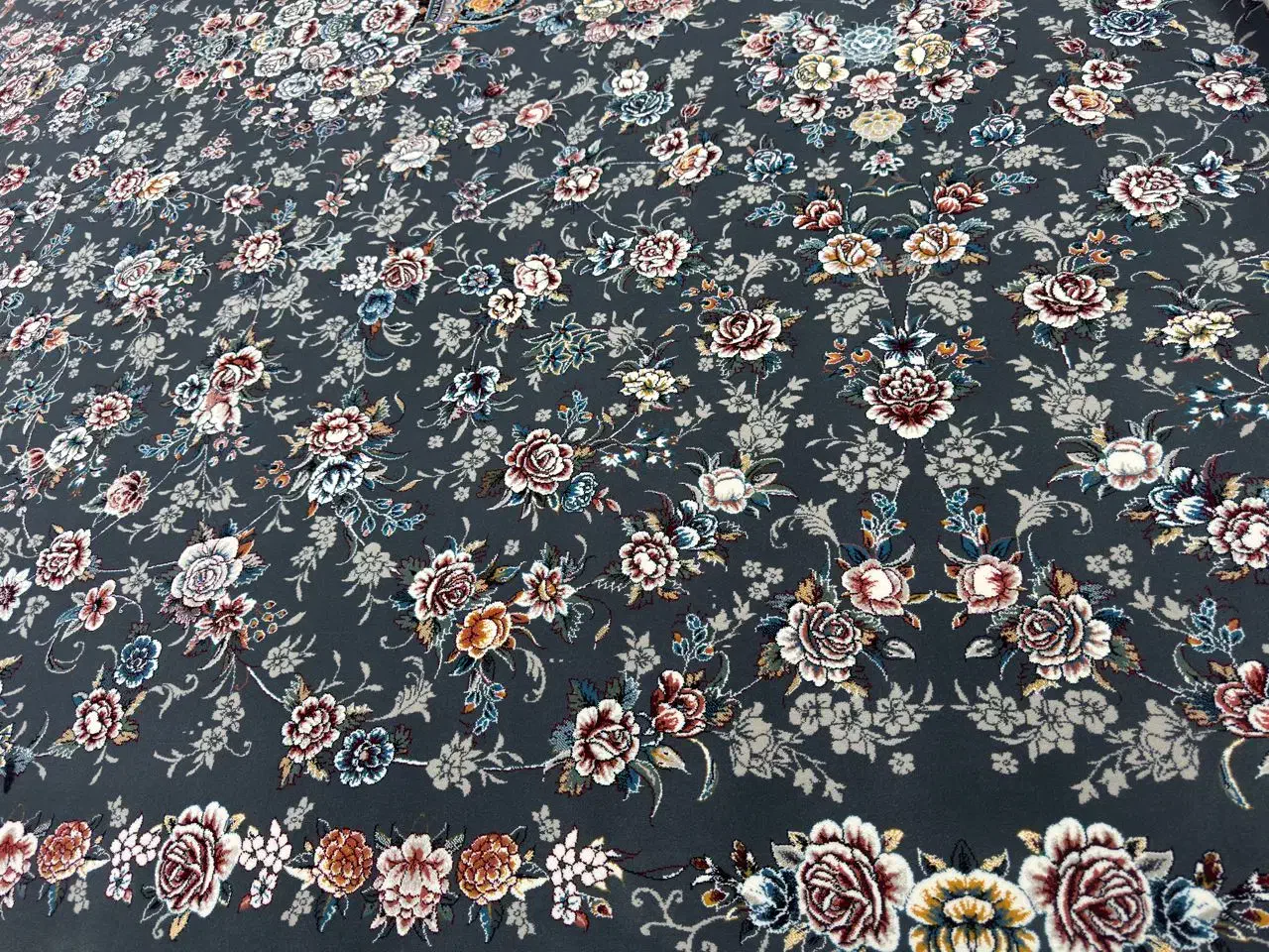 دو تخته فرش ۷۰۰اصل ۱۲متری نو بصورت اقساطی|فرش|مریوان, |دیوار