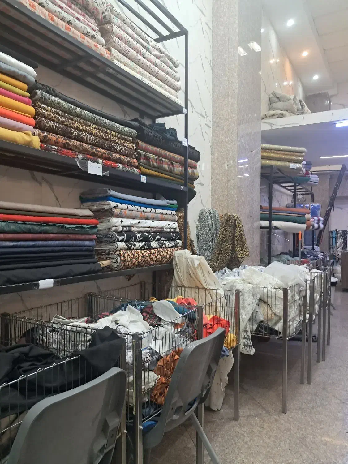 فروش پارچه و ریگال و سبدهای مغازه بصورت کلی|عمده‌فروشی|ری, دولت‌آباد|دیوار
