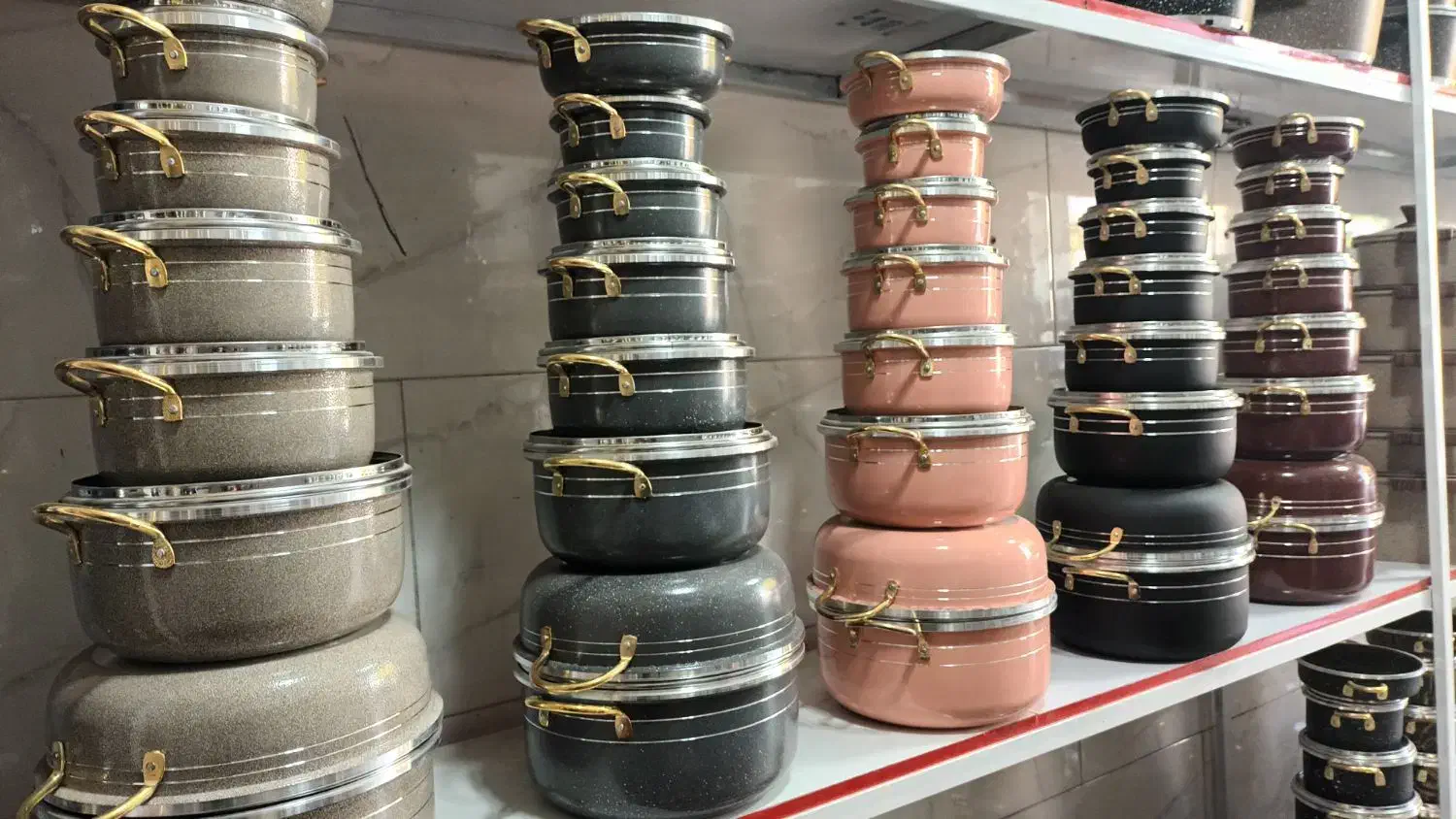 ظروف گرانیتی چهارده پارچه و ۷پارچه مناسب جهیزیه|ظروف پخت‌وپز|سلماس, |دیوار