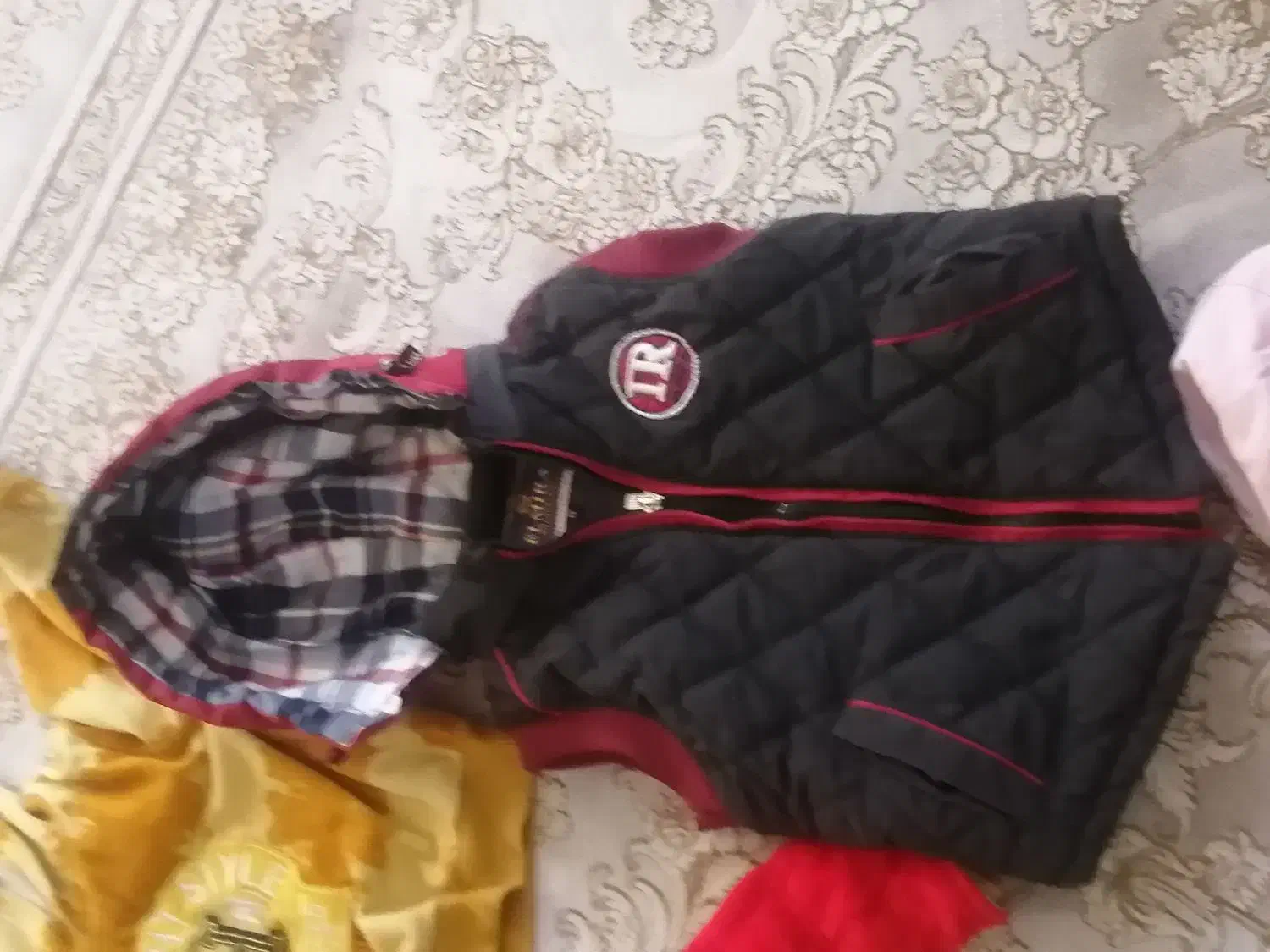 تعدادی لباس پسرانه|کفش و لباس بچه|ایلام, |دیوار