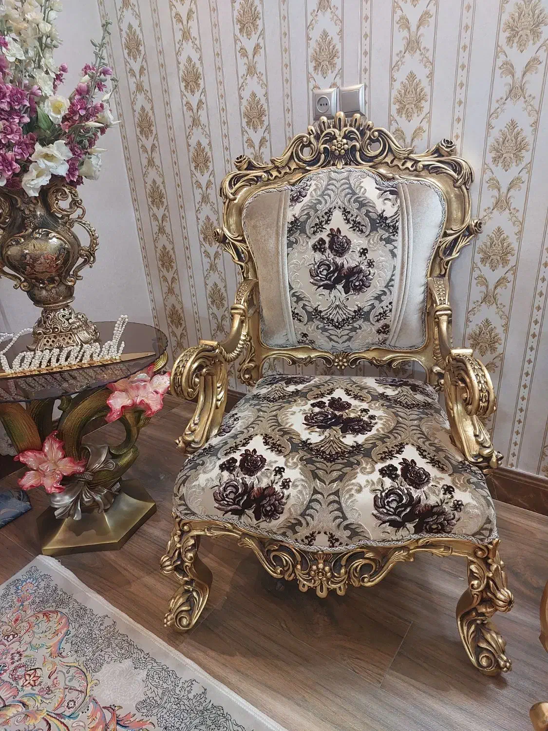 مبل سلطنتی ۷نفره|مبلمان خانگی و میز عسلی|کهریزک, |دیوار