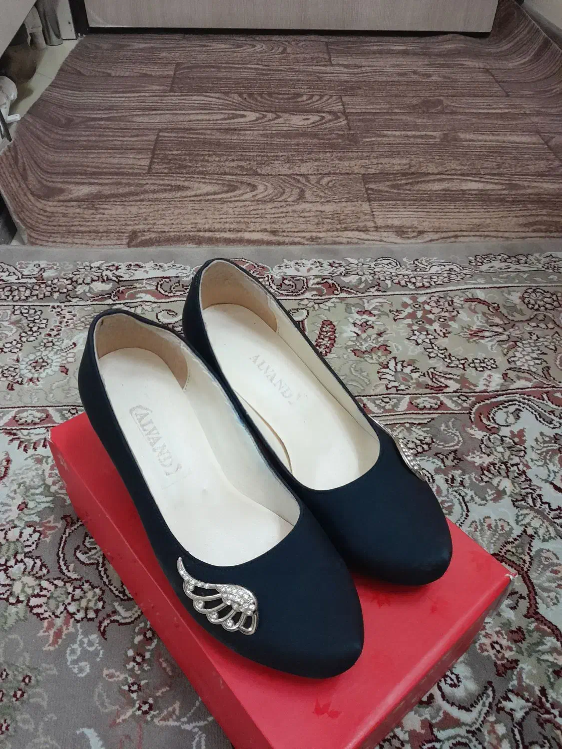 کفش مجلسی|کیف، کفش، کمربند|کهریزک, |دیوار