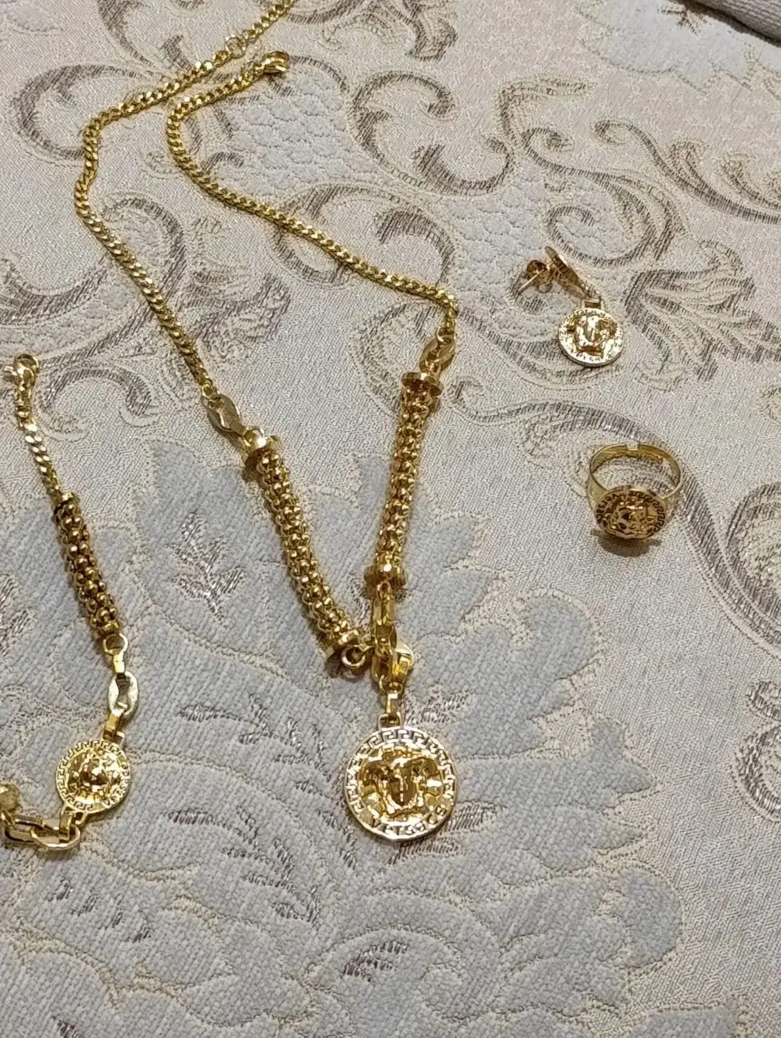 نیم ست طلا نیست|بدلیجات|اردبیل, |دیوار