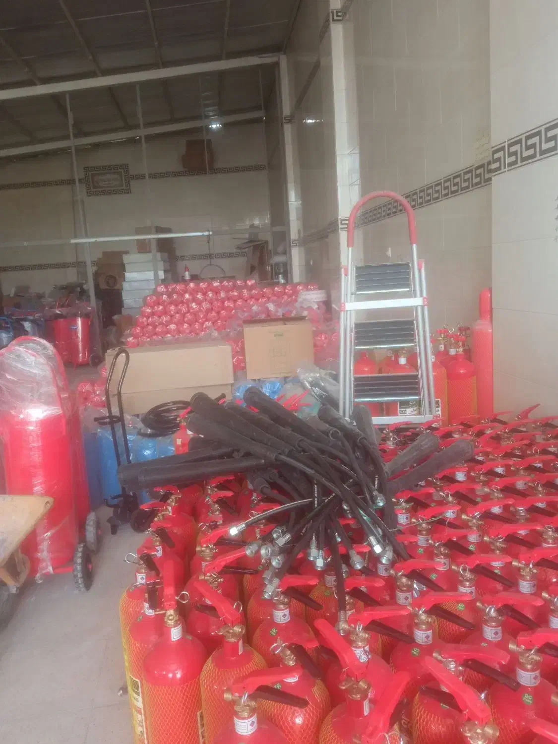 فروش و شارژ کپسول آتش نشانی|خدمات پیشه و مهارت|اصفهان, شهریار|دیوار