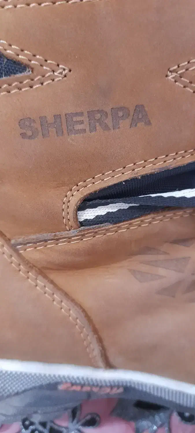 کفش شرپا|کیف، کفش، کمربند|دامغان, |دیوار