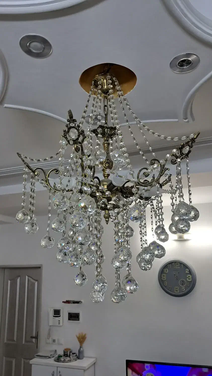 لوستر برنجی ۵ شاخه|لوستر و چراغ آویز|قرچک, میرزائی جنوبی|دیوار