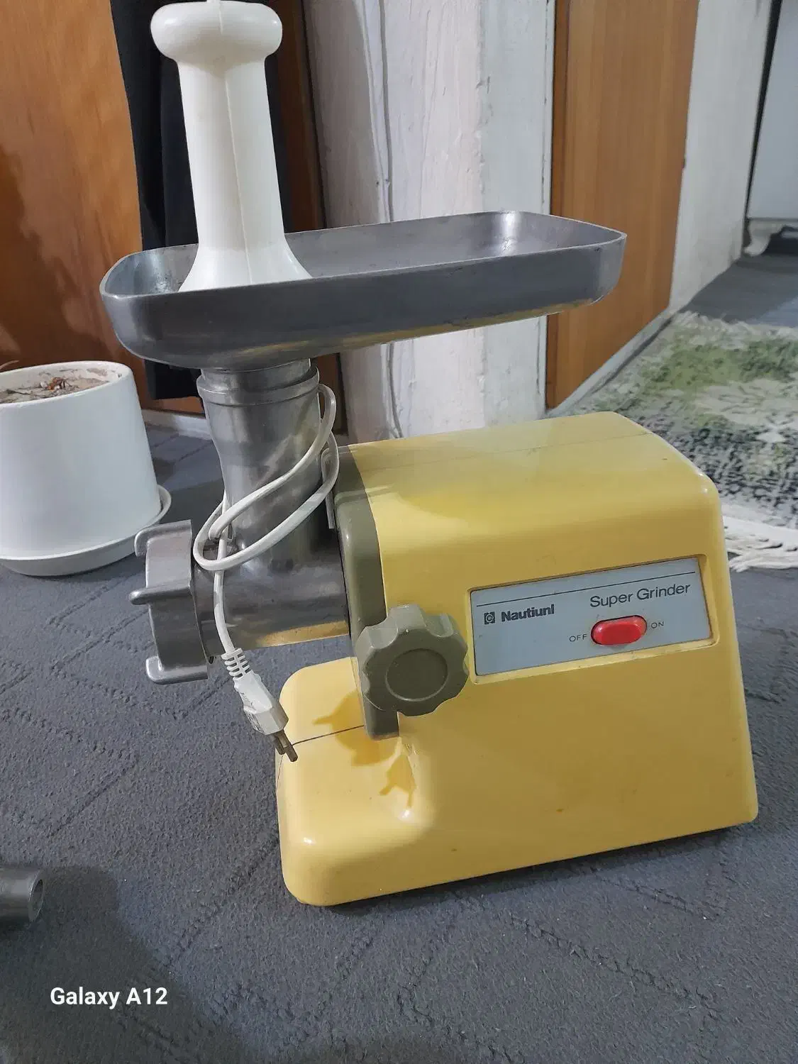 چرخ گوشت|خردکن، آسیاب، غذاساز|قم, نیروگاه|دیوار