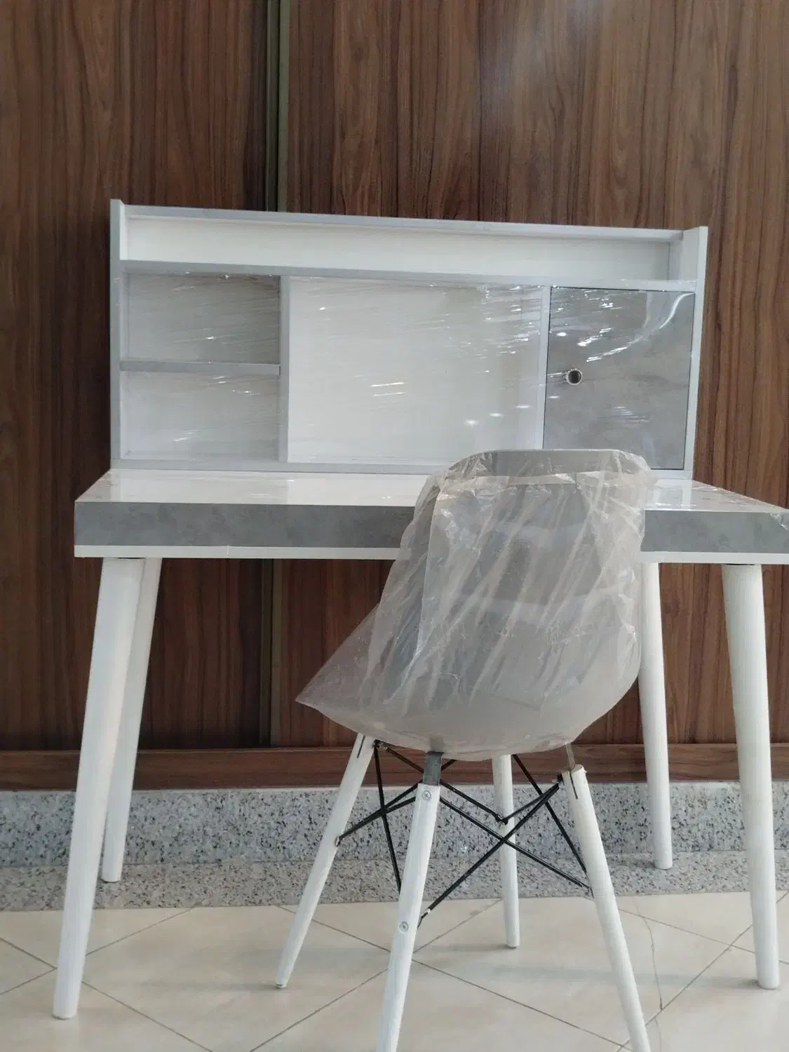 میز تحریر پایه مخروطی|میز تحریر و کامپیوتر|اصفهان, طاحونه|دیوار