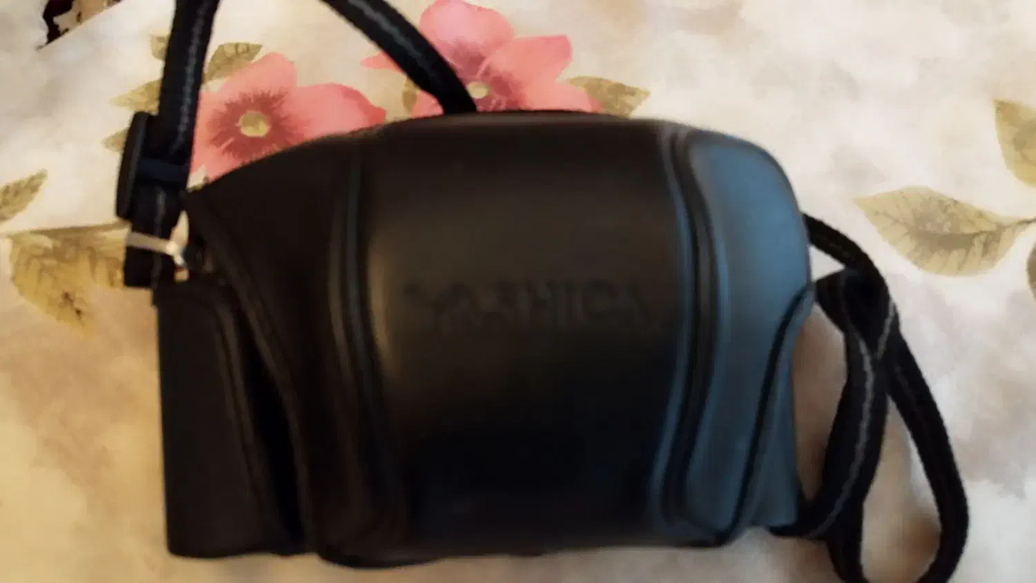 کابل برق و مقداری وسایل|دوربین عکاسی و فیلم‌برداری|زاهدان, |دیوار