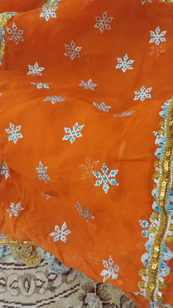 لباس و جلویل محلی|لباس|جاسک, |دیوار