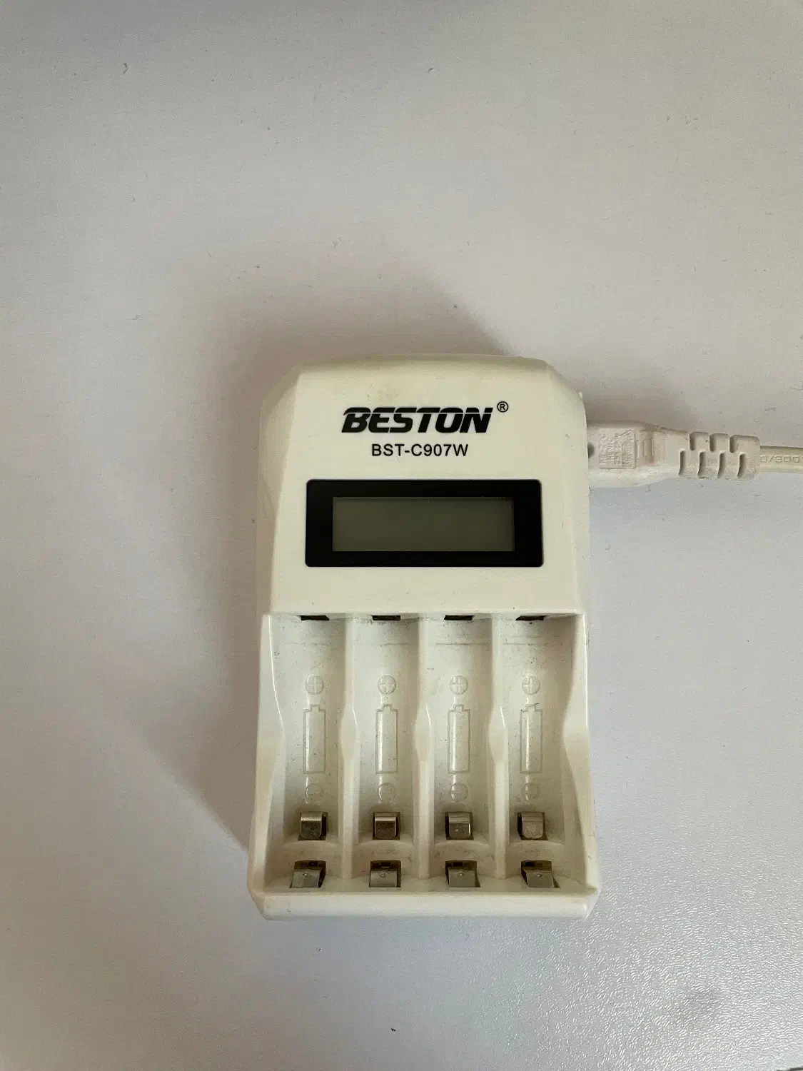 شارژر باژری قلمی ۴ تایی با نمایشگر میزان شارژ|کنسول، بازی ویدئویی و آنلاین|گلبهار, شهر جدید گلبهار|دیوار