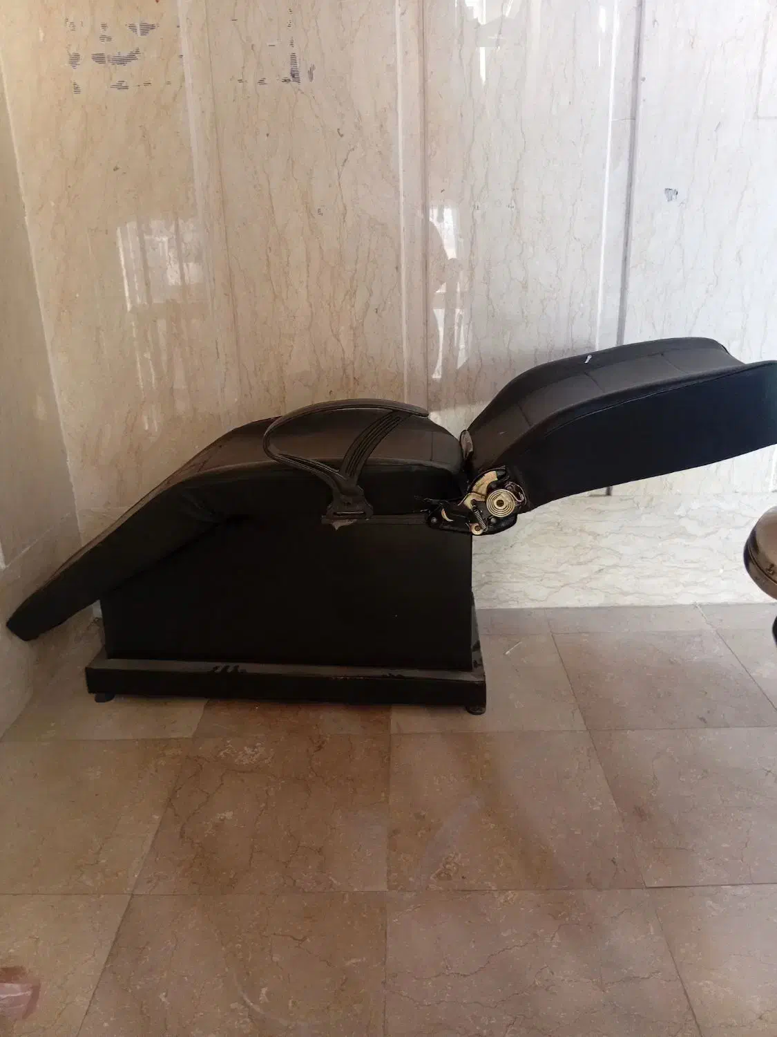 صندلی اصلاح ارایشگا|آرایشگاه و سالن‌های زیبایی|خرم‌آباد, |دیوار