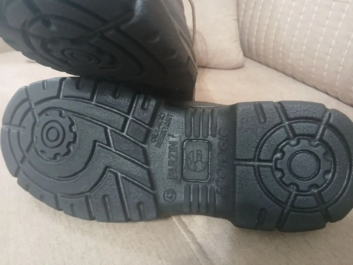 کفش ایمنی|کیف، کفش، کمربند|رشت, جانبازان|دیوار