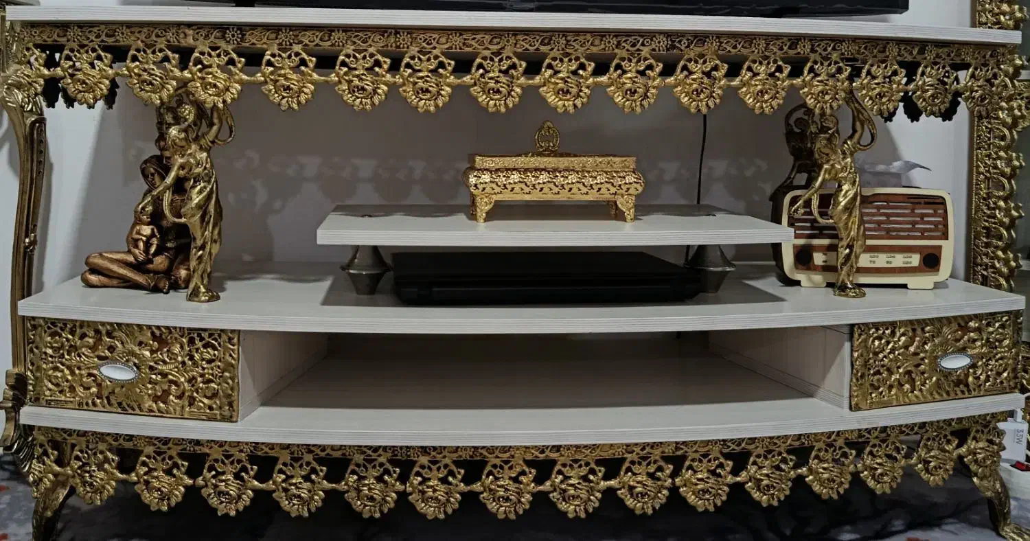 بوفه. آیینه شمعدان .ساعت ایستاده . میز تلویزیون|بوفه، ویترین، کنسول|قیدار, |دیوار