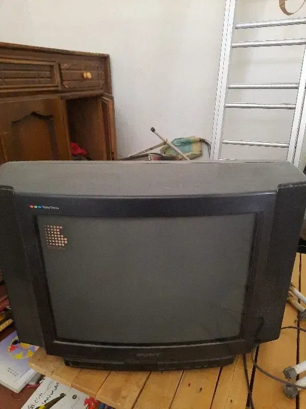 فروش تلوزیون سونی قدیمی ۲۱|تلویزیون و پروژکتور|شیراز, حومه شیراز|دیوار