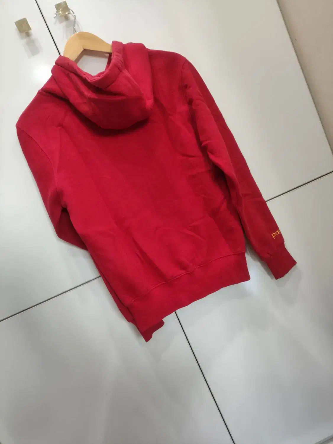 هودی  نو|لباس|قرچک, زیبا شهر|دیوار