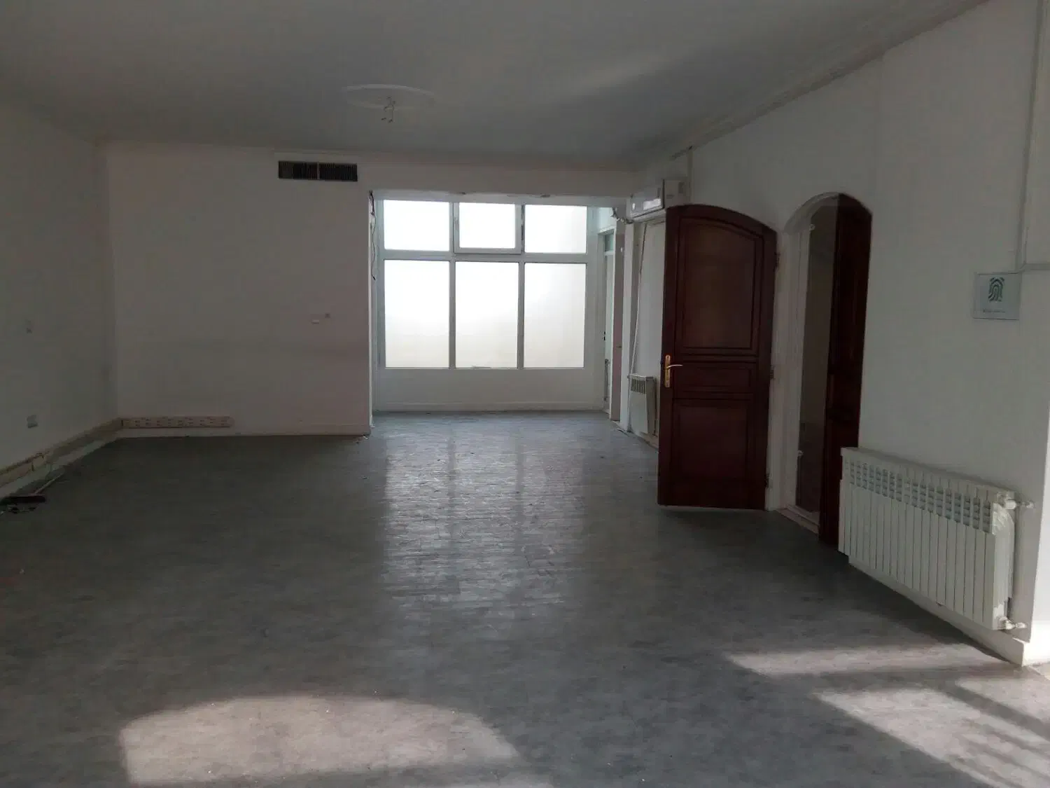 اجاره ۳۶۰ متر ۳ طبقه آجودانیه