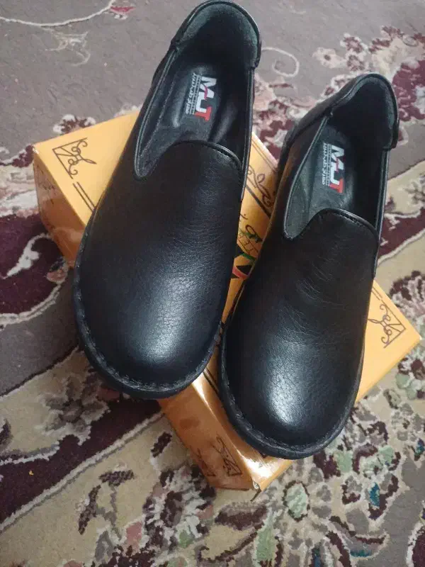 چرم تبریز|کیف، کفش، کمربند|شیراز, لاله|دیوار