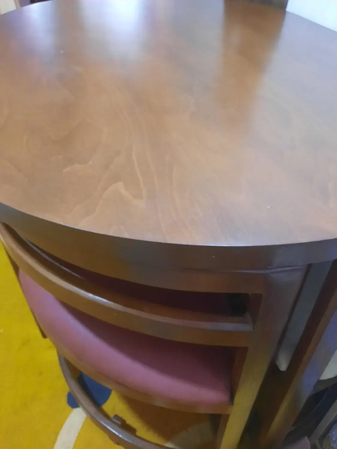 میز‌ناها‌خوری|میز و صندلی غذاخوری|شاهین‌شهر, اقبال لاهوری|دیوار