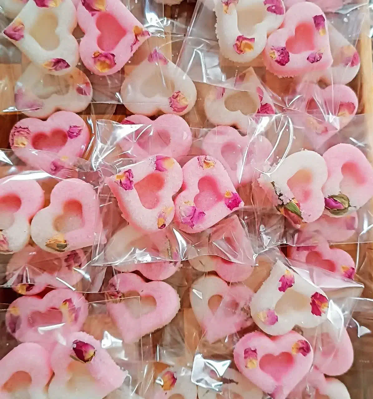 قندونبات وآبنبات. رنگی گیاهی|خوردنی و آشامیدنی|آستارا, |دیوار