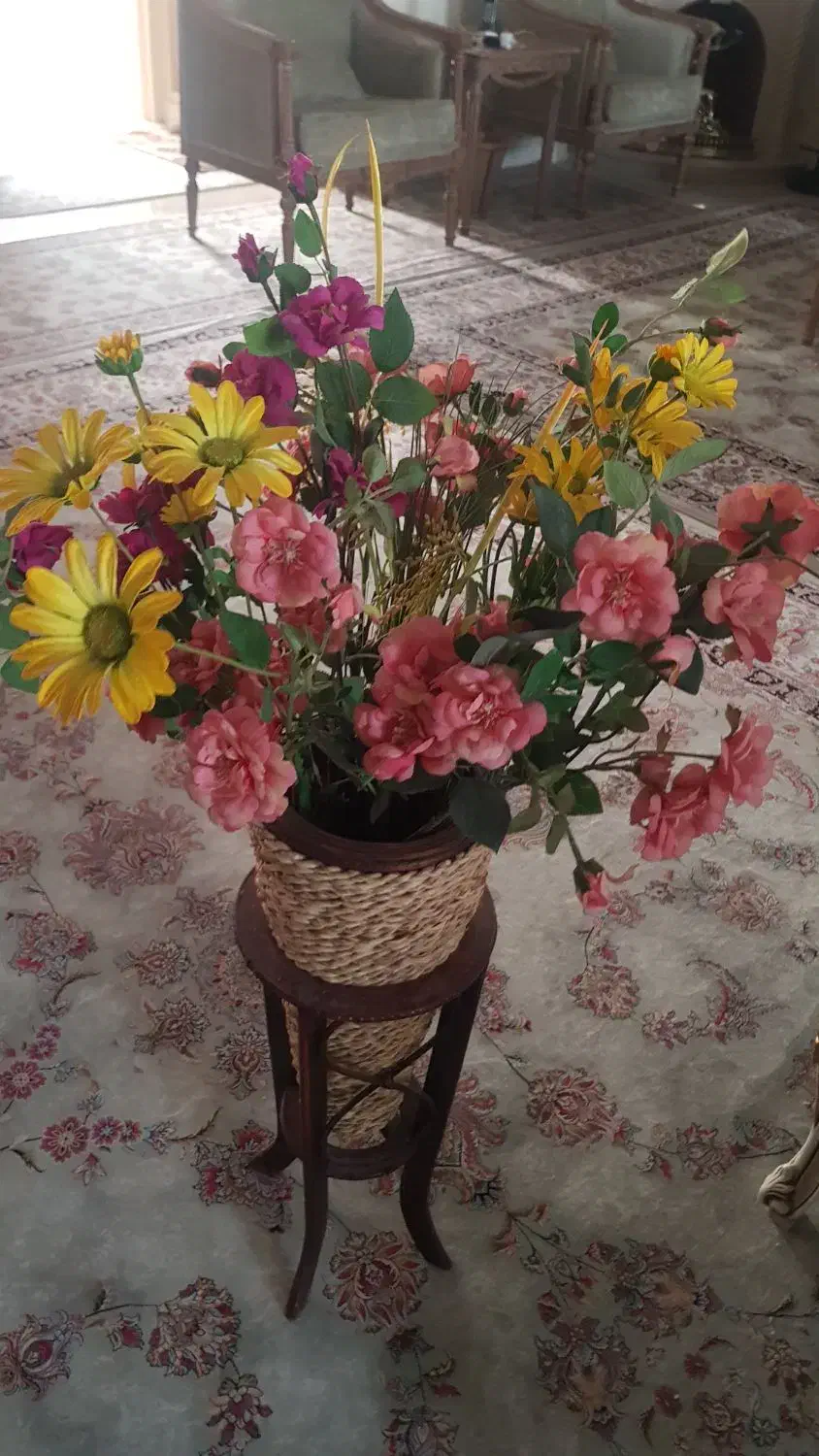 گلدان با گل دستساز و بسیار زیبا وفانتزی|گل مصنوعی|تهران, دریاچه شهدای خلیج فارس|دیوار