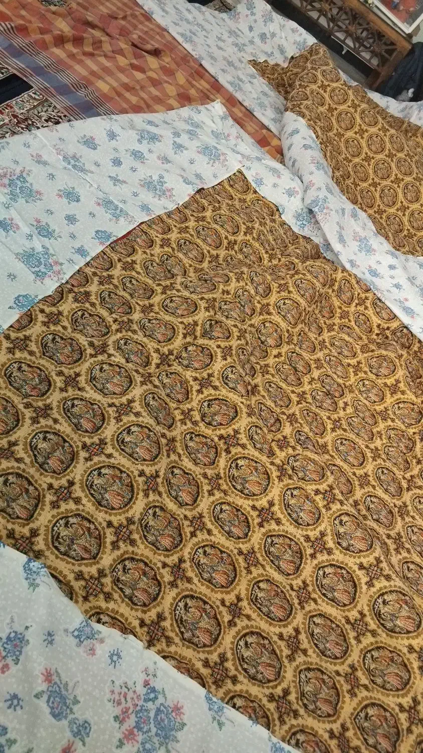 لاحاف دست باف|رختخواب، بالش، پتو|گلبهار, شهر جدید گلبهار|دیوار